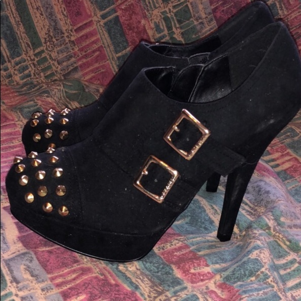 GUESS Heels